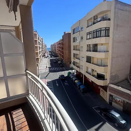 Sunny Terrace Apartment *